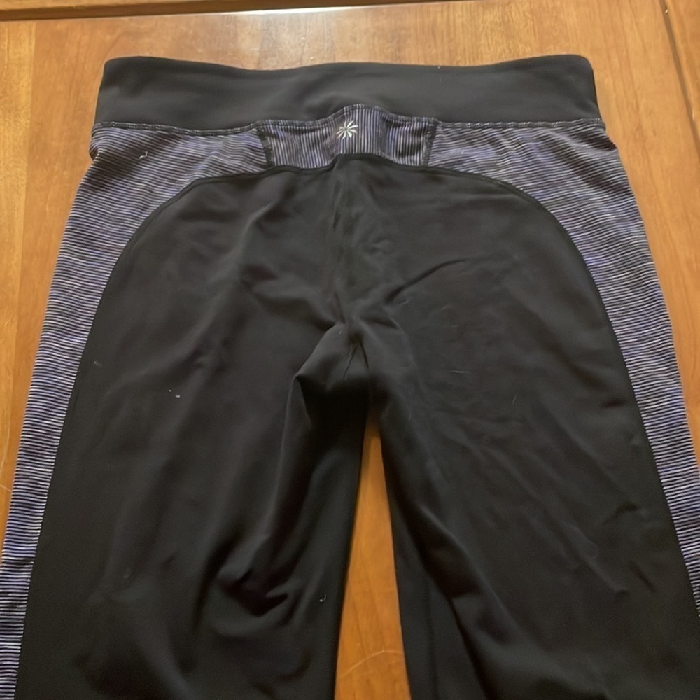 ATHLETA Crop Pants Size Large - Picture 6 of 7